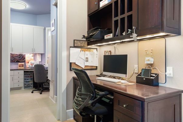 Home Office, Interior