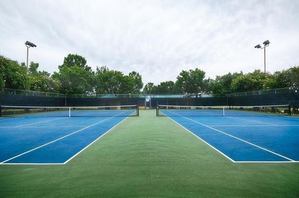 Exterior, Tennis Courts