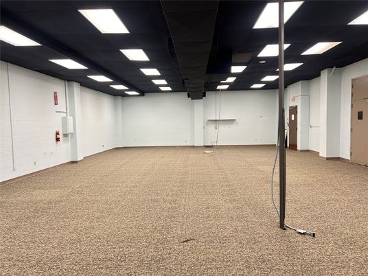 Empty room, Interior, Recessed Lighting