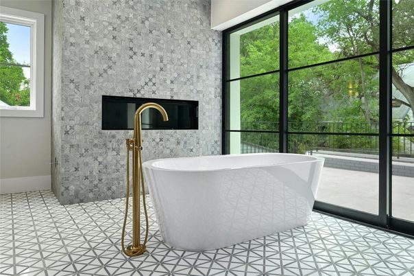 Bathroom, Free Standing Baths, Interior