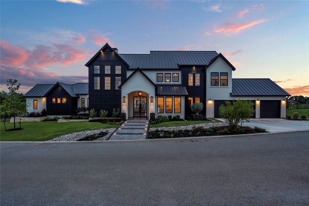 Attached, Exterior, Facade, Farmhouse