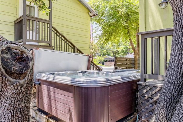 Exterior, Hot Tub