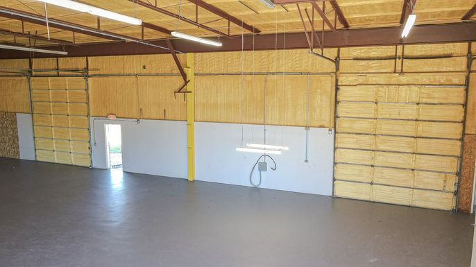 Garage, Interior, Wooden Beams