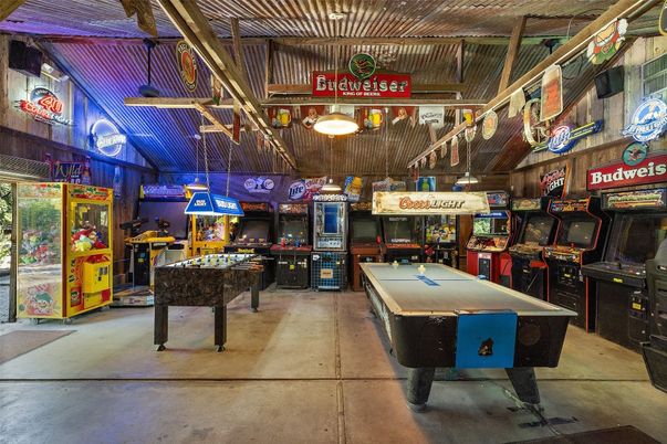 Billiard Table, Game Room, Interior