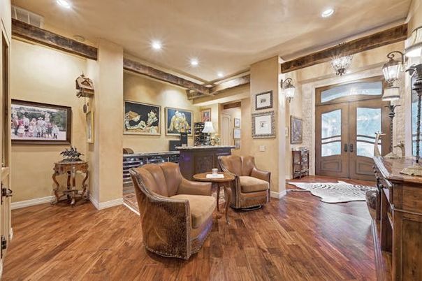 Interior, Recessed Lighting, Wood Texture Flooring