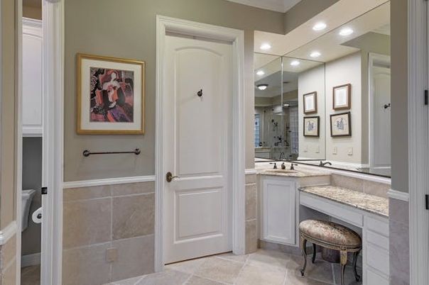 Bathroom, Interior, Recessed Lighting