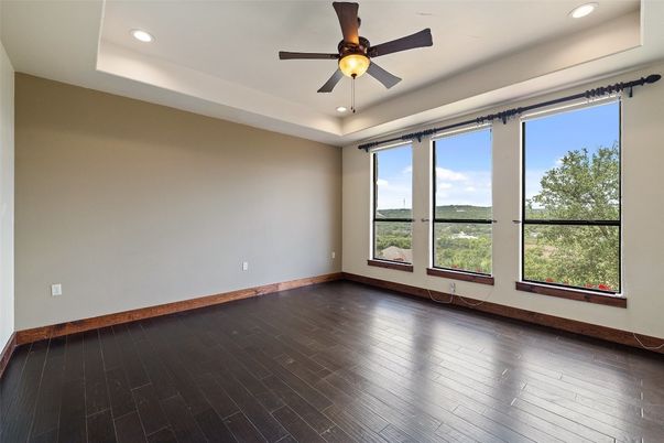 Empty room, Interior, Recessed Lighting, Wood Texture Flooring