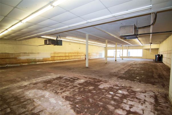 Garage, Interior