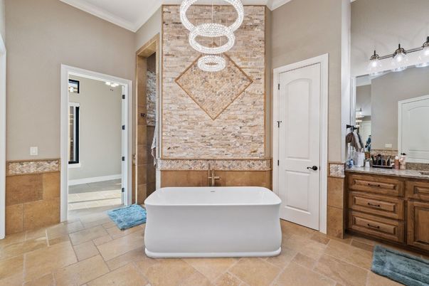 Bathroom, Free Standing Baths, Interior, Pendant Lights