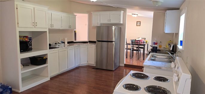 Dining room, Interior, Kitchen, Stainless Steel Appliances, Wood Texture Flooring