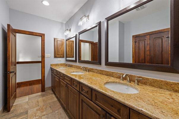 Bathroom, Dual Sink Vanities, Interior, Recessed Lighting
