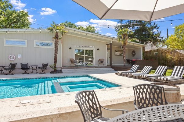 Exterior, Pool