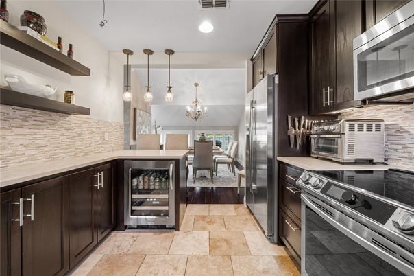 Chandelier, Dining room, Interior, Kitchen, Pendant Lights, Recessed Lighting, Stainless Steel Appliances