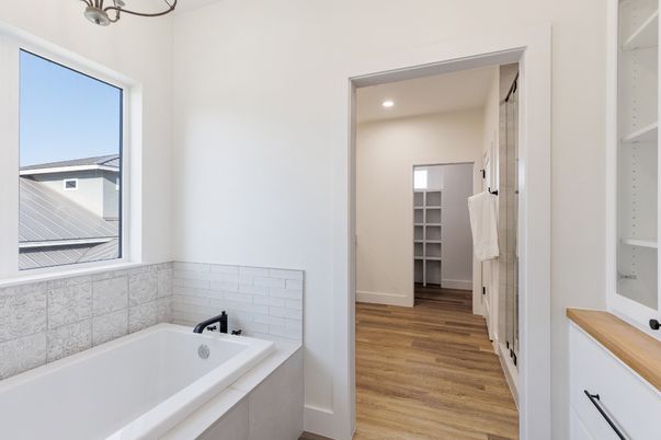 Bathroom, Interior, Recessed Lighting, Walk-in Closets, Wood Texture Flooring