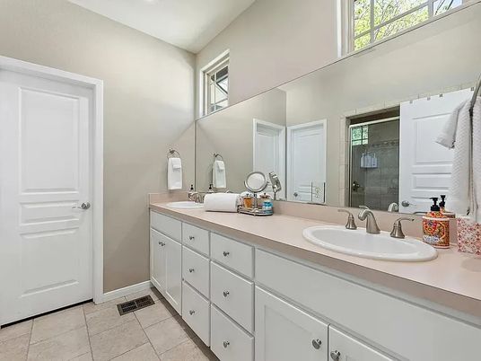 Bathroom, Dual Sink Vanities, Interior, Recessed Lighting