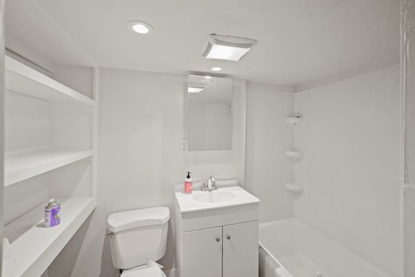 Bathroom, Interior, Recessed Lighting