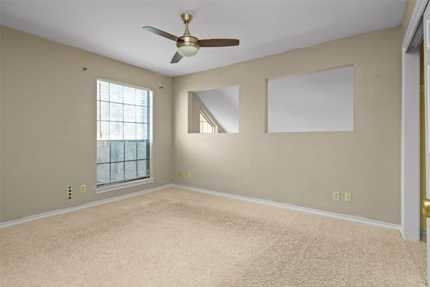 Empty room, Interior