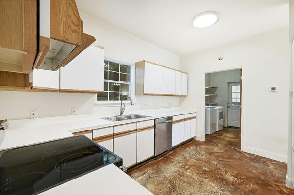 Interior, Kitchen, Recessed Lighting, Washer