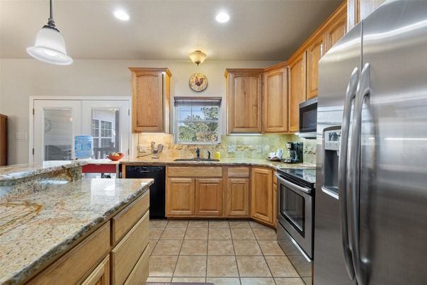 Interior, Kitchen, Pendant Lights, Recessed Lighting, Stainless Steel Appliances