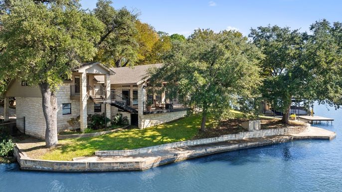 Exterior, Lake