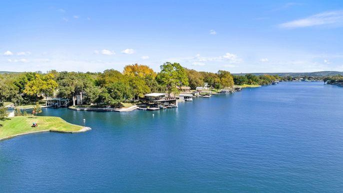 Exterior, Lake