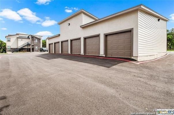 Detached Garage, Exterior