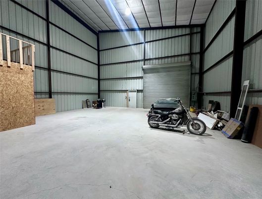 Garage, Interior