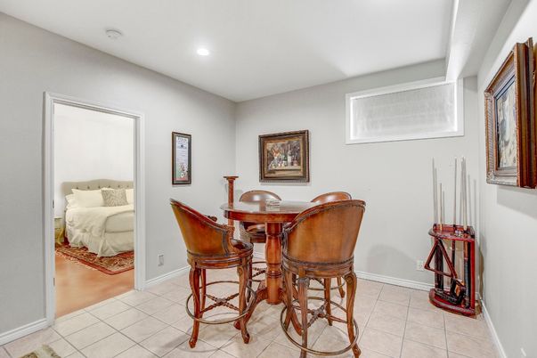 Bedroom, Dining room, Interior, Recessed Lighting