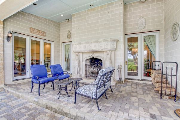 Exterior, Fireplace