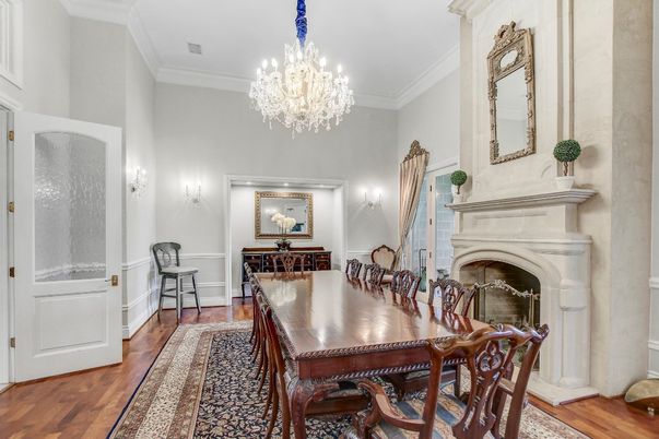 Chandelier, Dining room, Fireplace, Interior, Wood Texture Flooring