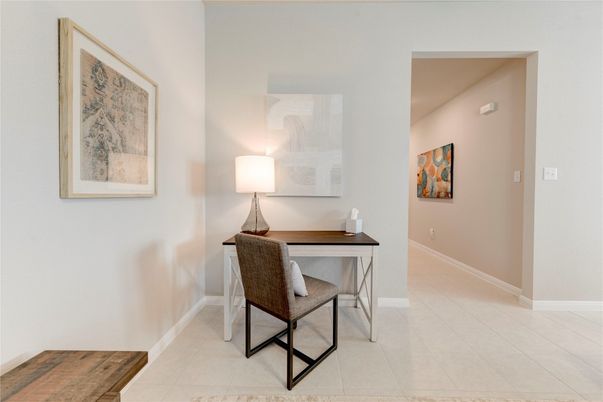 Home Office, Interior