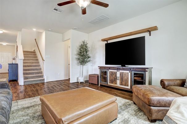 Interior, Living room, Recessed Lighting, Wood Texture Flooring