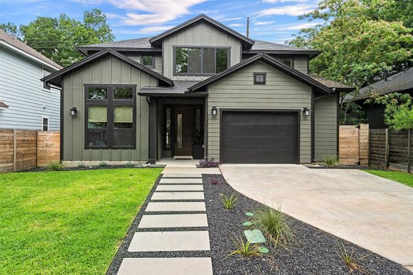 Attached, Exterior, Facade, Farmhouse