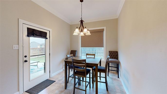 Chandelier, Dining room, Interior, Pendant Lights