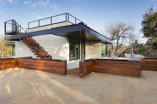 Exterior, Facade, Modern