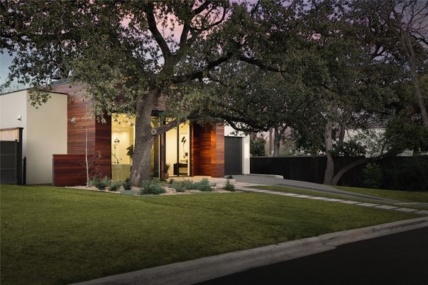 Backyard, Exterior, Facade, Modern