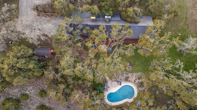 Exterior, Drone