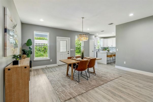 Chandelier, Dining room, Interior, Kitchen, Pendant Lights, Recessed Lighting, Wood Texture Flooring