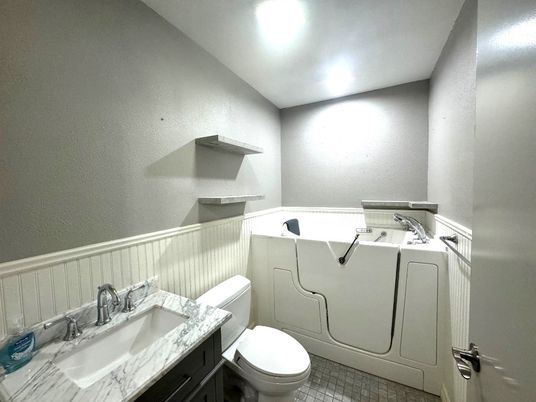 Bathroom, Interior, Recessed Lighting, Washer