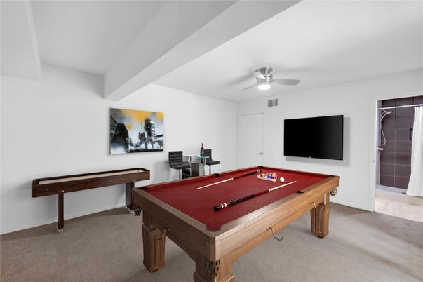 Billiard Table, Game Room, Interior