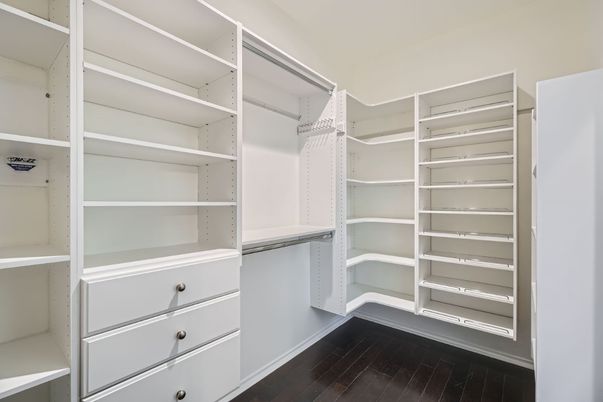 Interior, Walk-in Closets, Wood Texture Flooring