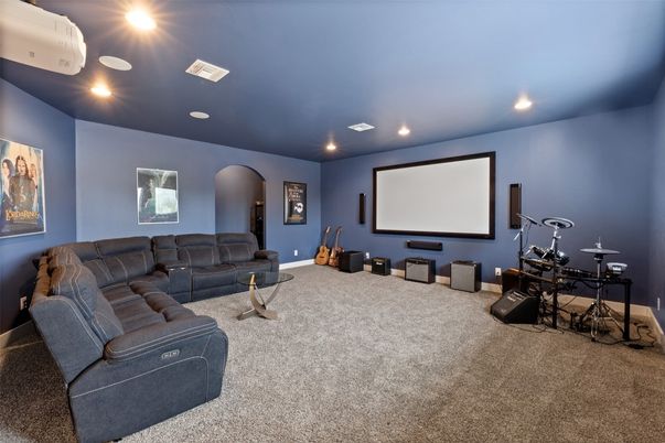 Fitness Equipment, Interior, Living room, Projection Screen, Recessed Lighting, Theatre Room