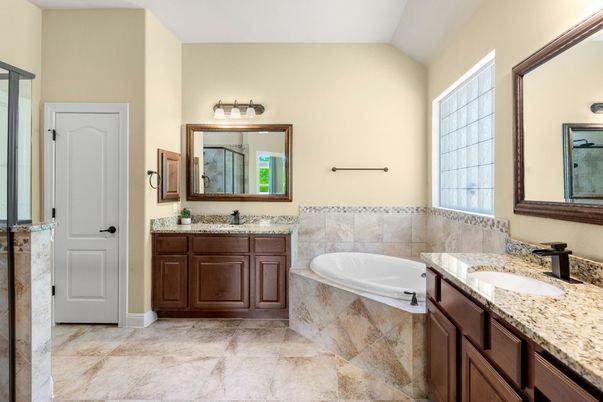 Bathroom, Dual Sink Vanities, Interior