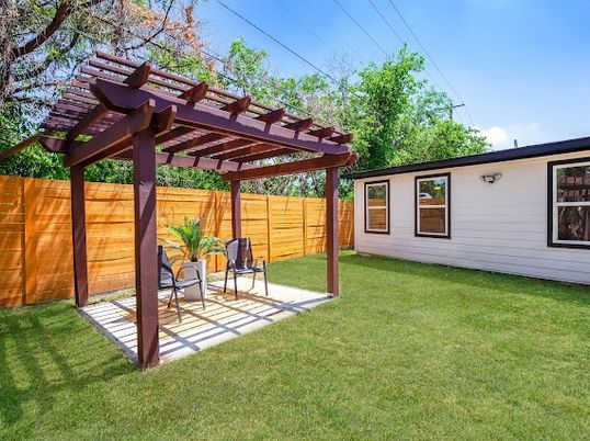 Backyard, Exterior