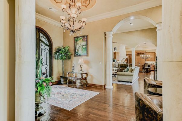 Chandelier, Dining room, Interior, Living room, Recessed Lighting, Wood Texture Flooring