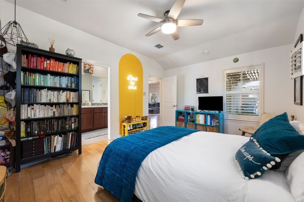 Bedroom, Interior, Pendant Lights, Wood Texture Flooring