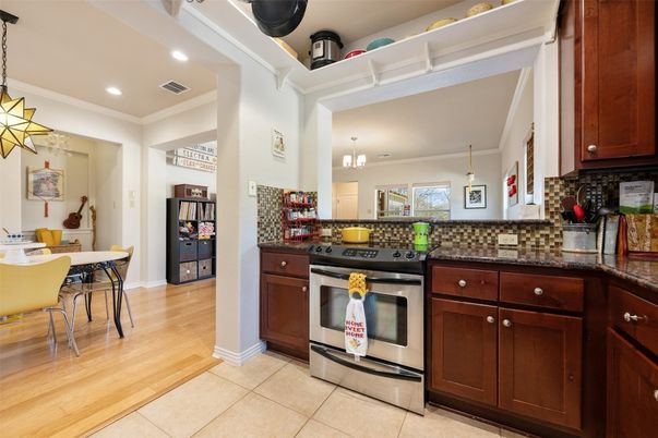 Chandelier, Dining room, Interior, Kitchen, Pendant Lights, Recessed Lighting, Wood Texture Flooring
