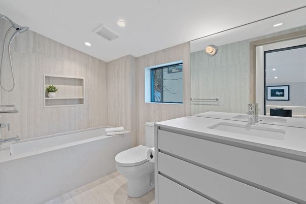 Bathroom, Interior, Recessed Lighting