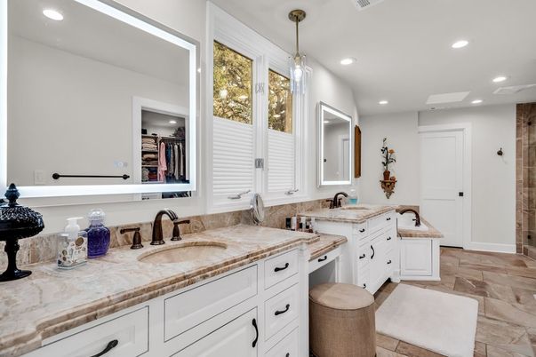 Bathroom, Dual Sink Vanities, Interior, Pendant Lights, Recessed Lighting