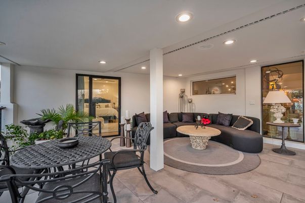 Dining room, Interior, Living room, Recessed Lighting